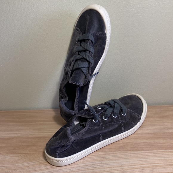 Brennen Madden NYC Shoes - Picture 2 of 8